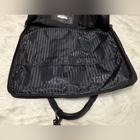 Tumi Vintage Nylon Briefcase with Red Logo Accent - Picture 9 of 14
